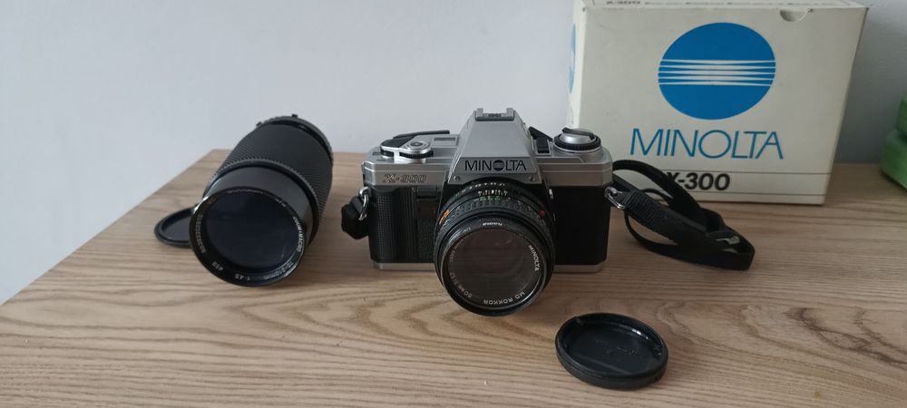 Aparat fotograficzny analogowy Minolta x-300 plus obiektywy