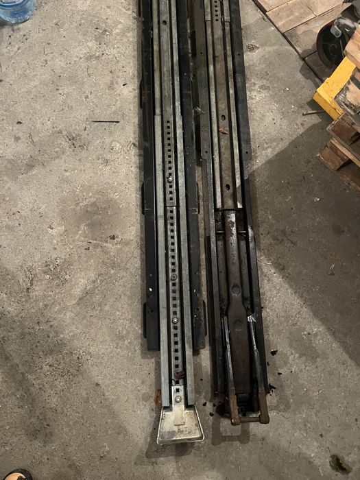 Сдвижна стойка бокова