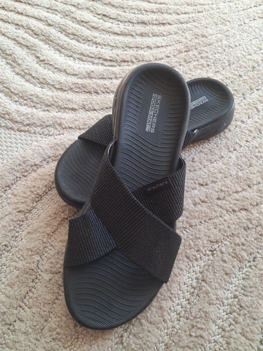 Klapki damskie Skechers