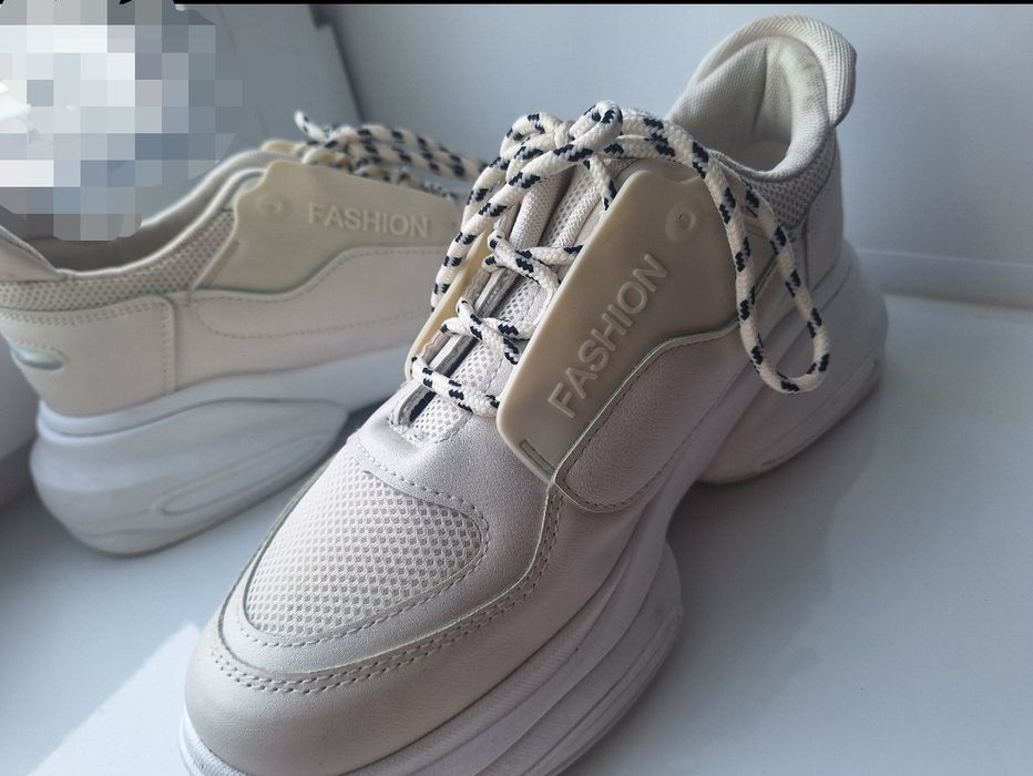 Кроссовки женские с сеточкой
