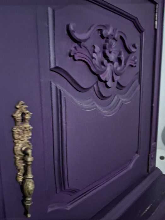 Estante madeira roxo