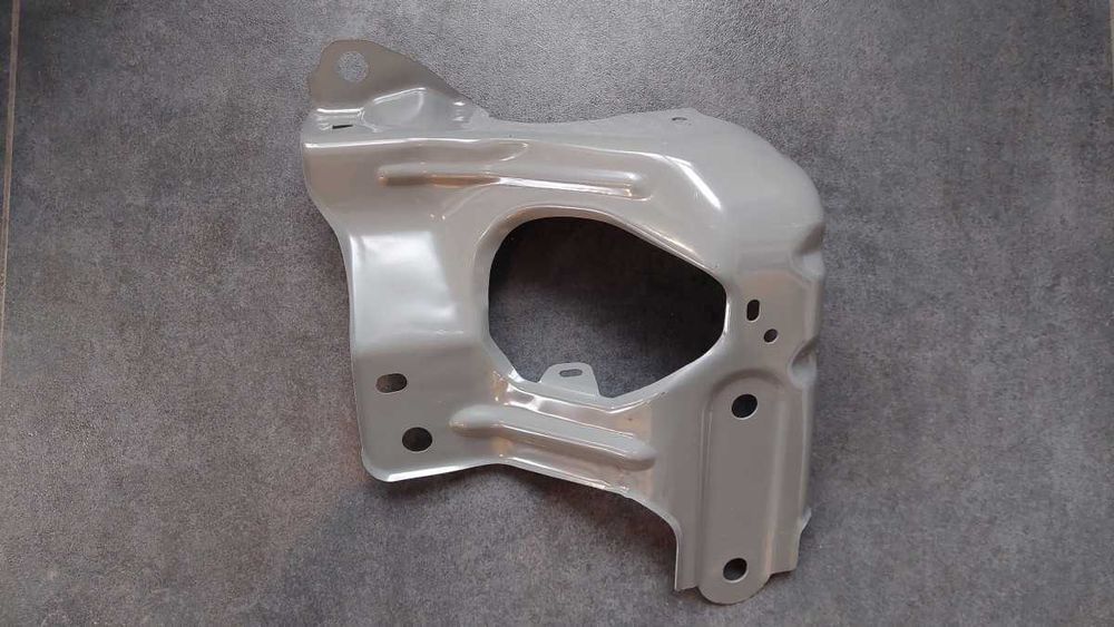 Кронштейн лонжерона лівого правого крила Tesla Model Y Juniper