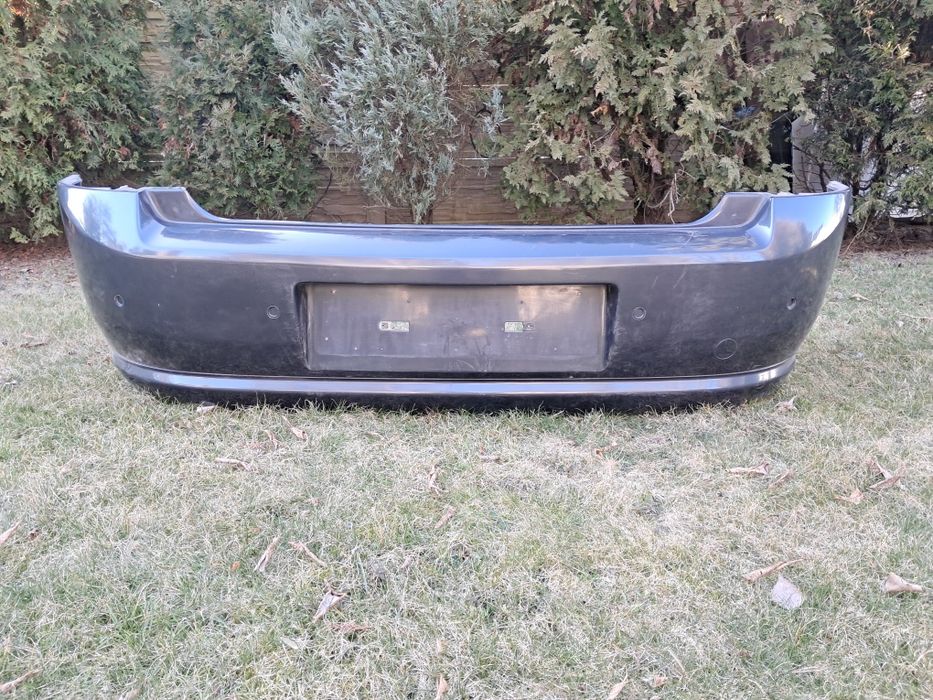Opel Vectra C  Zderzak Tyl  Z168 z czujnikami pdc