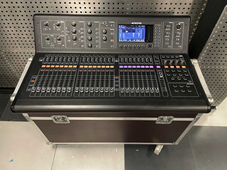 Mikser cyfrowy Midas M32 Live + Case - stan igła, leżak magazynowy