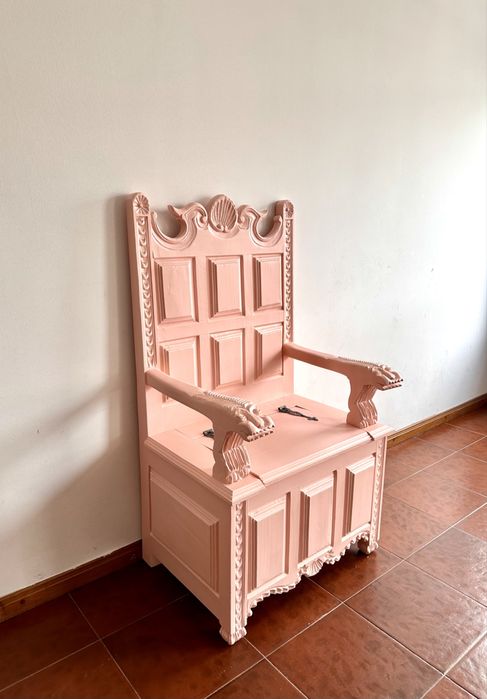 Cadeira Baú Vintage em Madeira Maciça Rosa