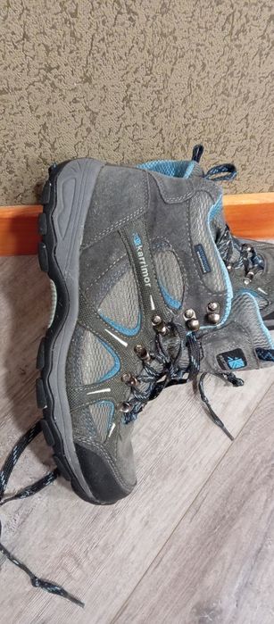 Кросівки чоловічі