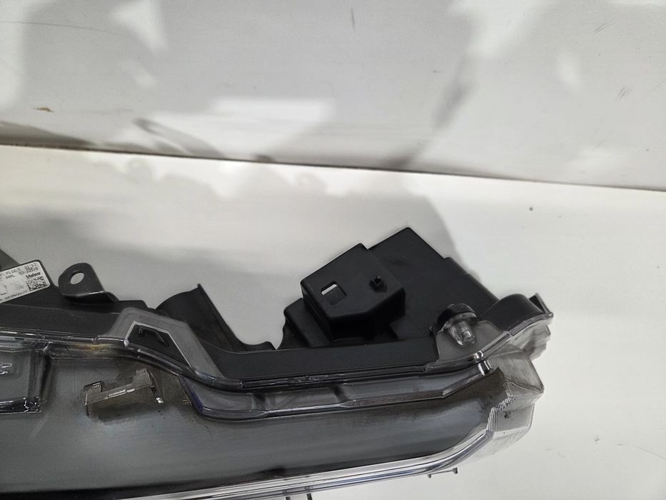 Toyota Corolla E21 HB Kombi Lampa Prawa Przednia Full LED