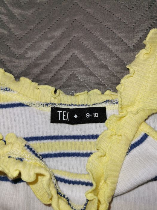 Sweter r128.,sukienka nowa gratis.