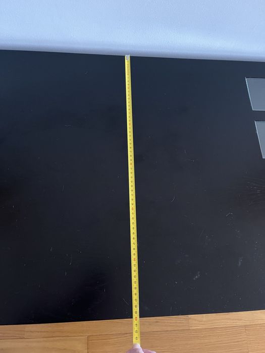 Mesa de centro em madeira maciça e espaços para fotos