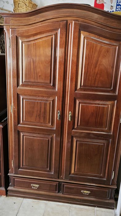 Moveis quarto 2 mesas cabeceira guarda fatos e comodo