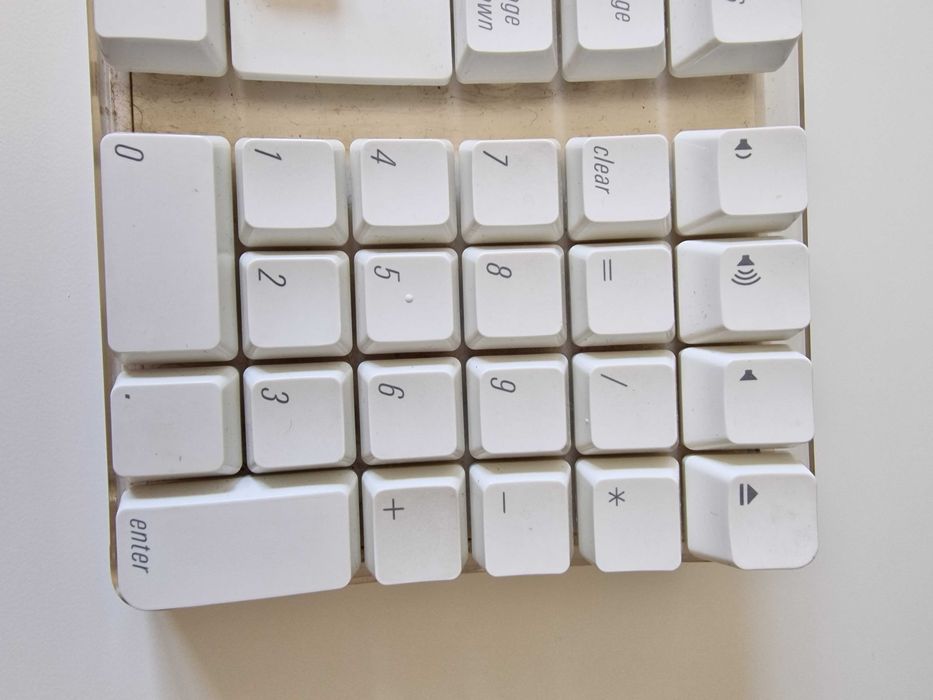Apple Keyboard (A1048)64284551437698123