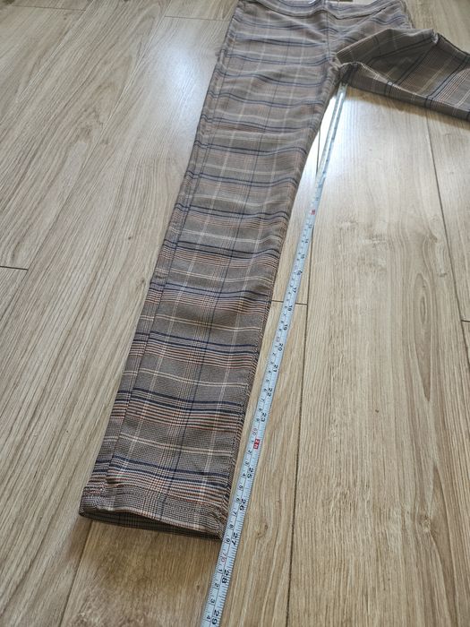 Nowe spodnie rurki w kratkę Diverse dopasowane jegginsy