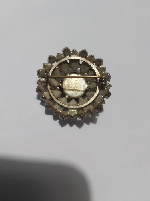 Vintage broszka z czasów PRL.
