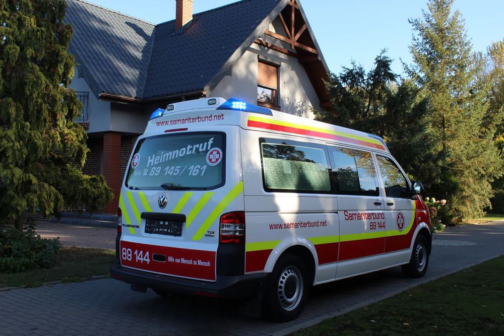 Volkswagen T5  AMBULANS KARETKA