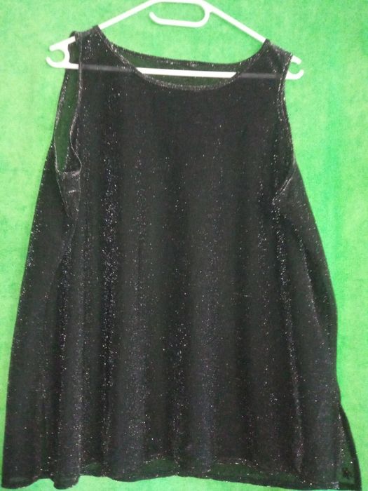 Czarna świecąca bluzeczka