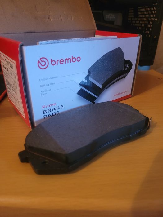 Нові тормозні колодки Brembo P30056 для авто Kia/Hyundai