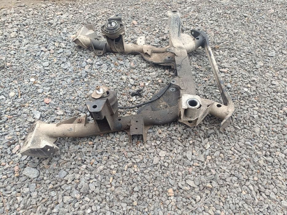 Підрамник передній BMW X3 E83 M57  Балка БМВ Е83 Підрамник БМВ Х3 Е83