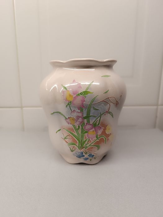 Jarra Flores em Porcelana Antiga. 15 cm