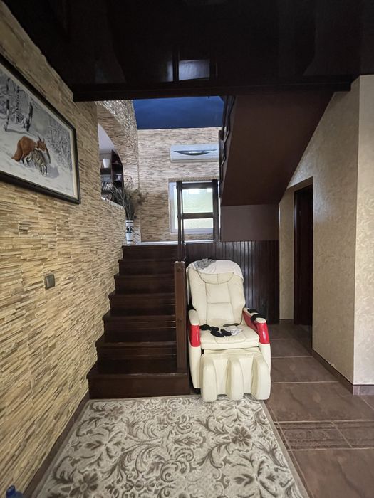 Продаж будинку в с. Великі Береги, 233 м. із сонячною системою панелей