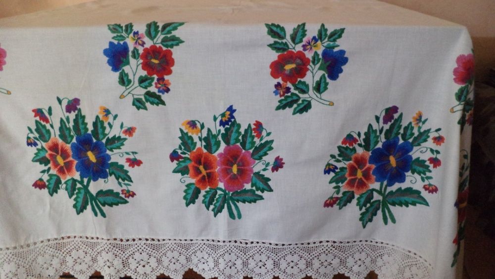 Вишитий підзорник ручна робота