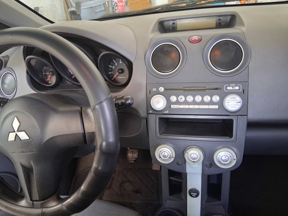 Mitsubishi Colt — fotografia 5