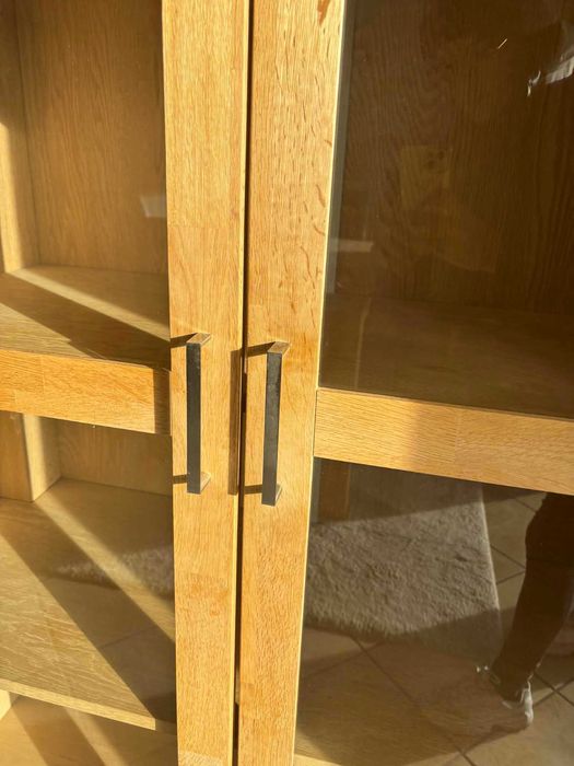 witryna dębowa przeszklona idealna do salonu lity dąb masywna