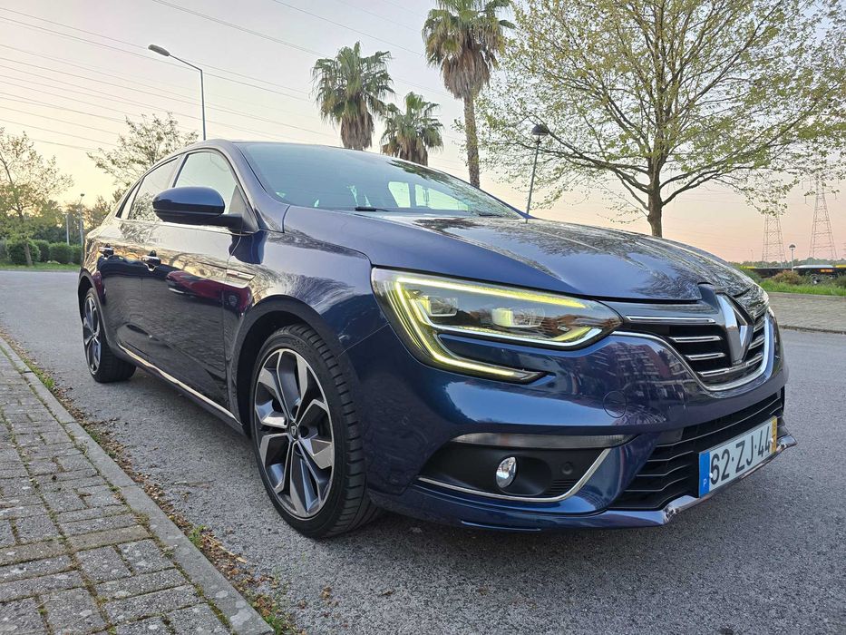 Megane Grand Coupe 5p 1.3 TCE Limited 140cv - automático c/ 99mil km