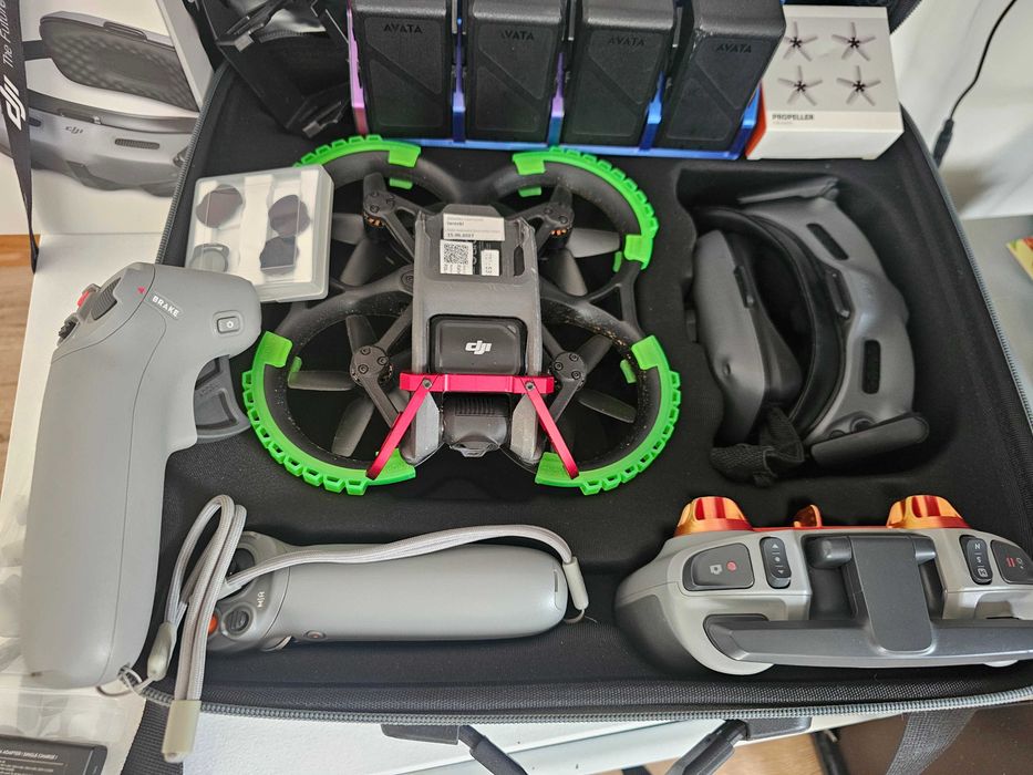 Dron Dji AVATA + 4 baterie + Goggle Integra + 3 kontrolery + Filtry ND