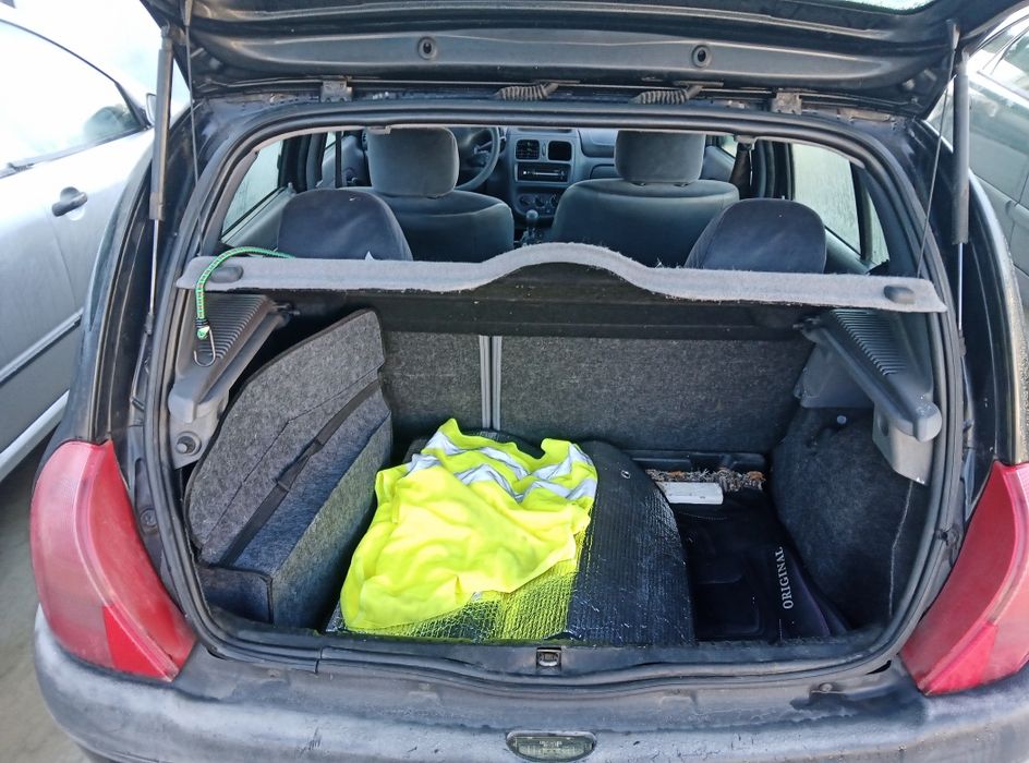 Clio 98, 1.4 (850€ )