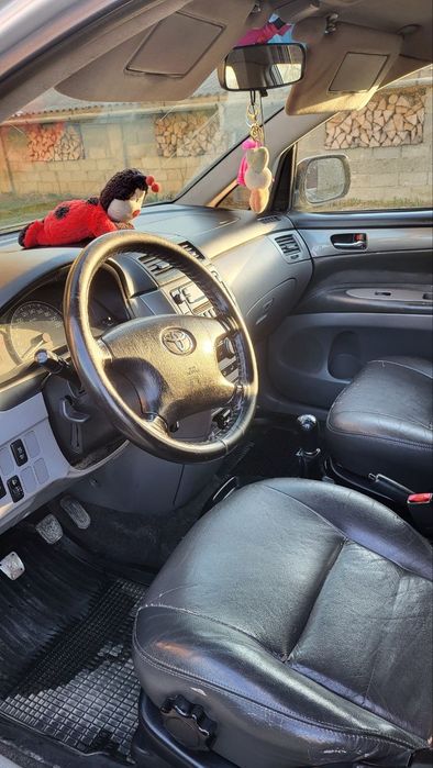 Toyota avensis verso