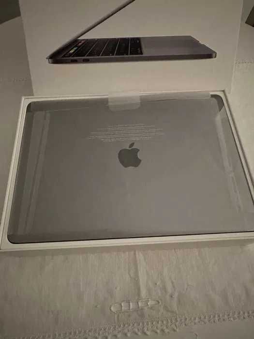 Macbook Pro 13" Custou 1700€ Como NOVO Fatura