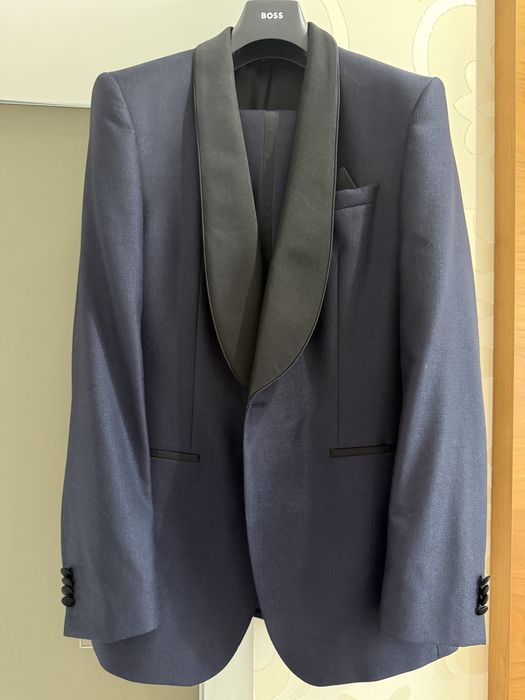 Смокинг Boss синий с черным атласным лацканом