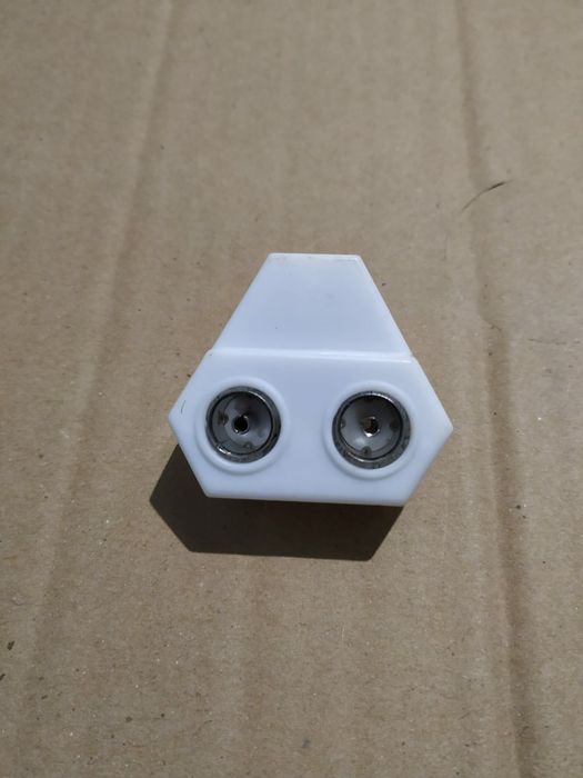 Dual Antenna Socket64862452277890120