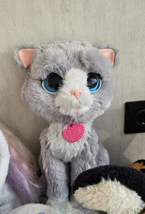 Інтерактивні іграшки FurReal Disney