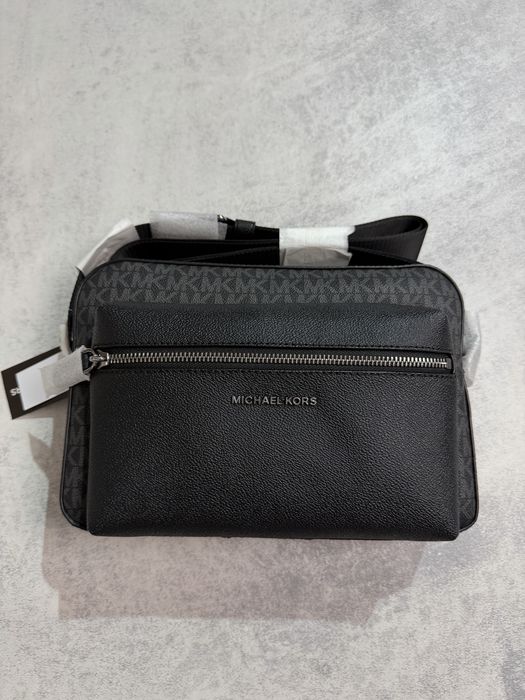 Michael Kors стильна унісекс сумка мессенджер через плече