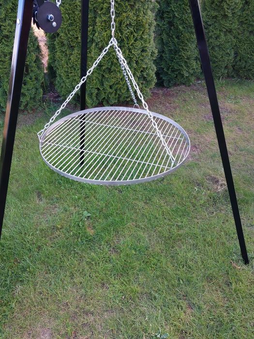 Trójnóg z rusztem kwasoodpornym, gril