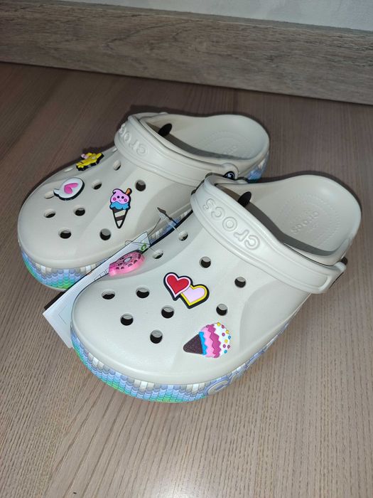 Прикраси на crocs, прикраси для кроксів, джибітси