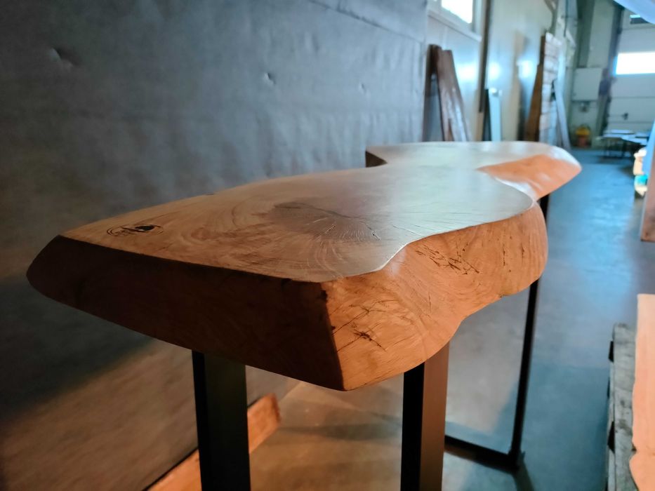 Konsola z graba na nodze stalowej