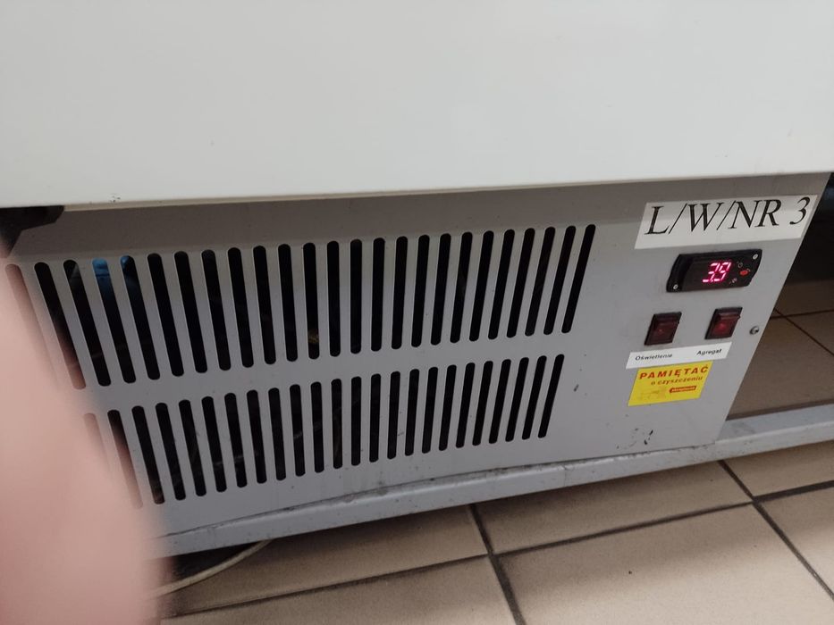 Lada chłodniczą CEBEA dł. 250cm szer 110cm wędlin serów nabiałregał wi