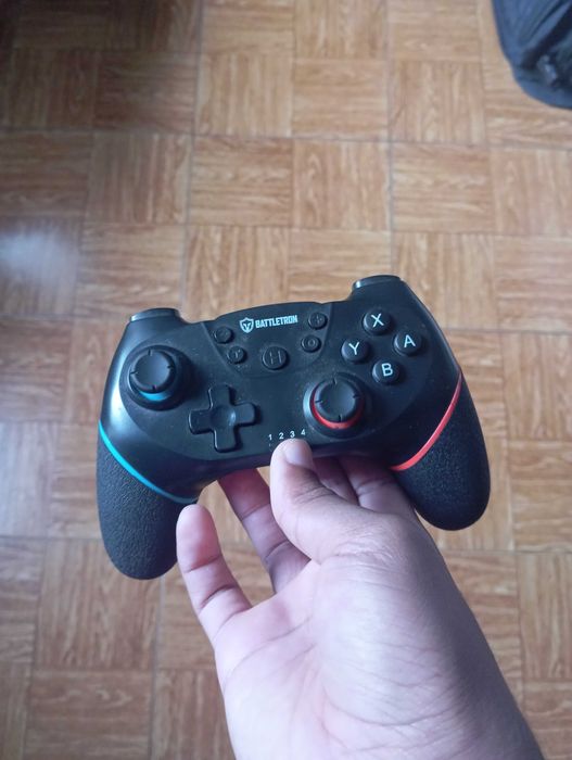 Nintendo switch já com comando e armazenamento