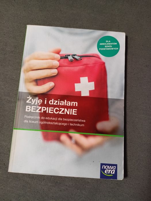 Żyję i działam bezpiecznie Podręcznik do edb