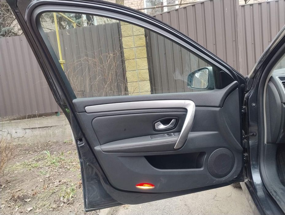 Продам авто Renault Laguna 1.5 дизель / Рено Лагуна