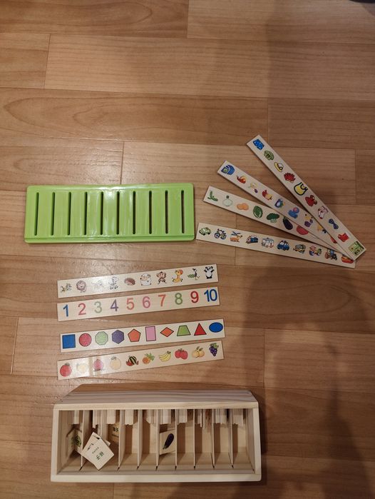 Дерев'яний сортер.