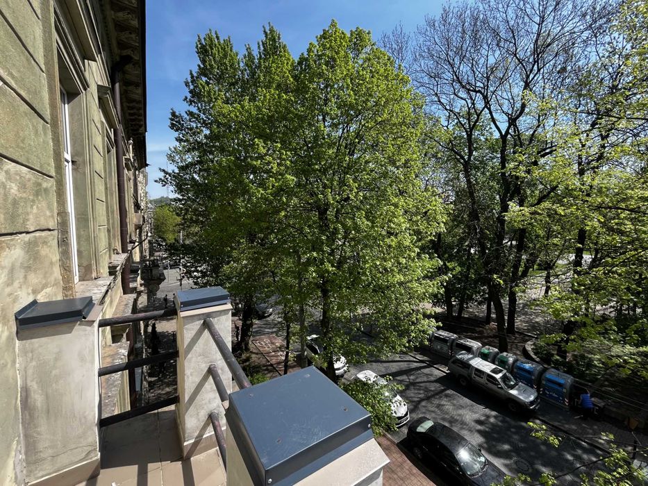 Продаж 1-кім квартири по вул. Листопадового Чину. Парк Франка