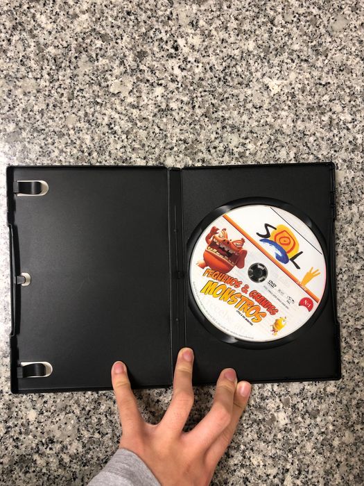 DVD “Pequenos e Grandes Monstros”