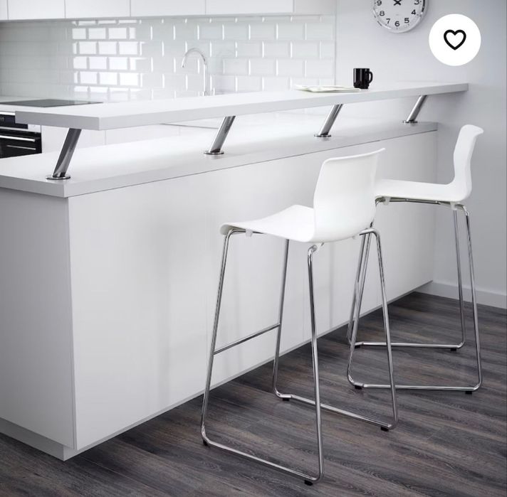 Conjunto de 6 cadeiras e 2 mesas BAR