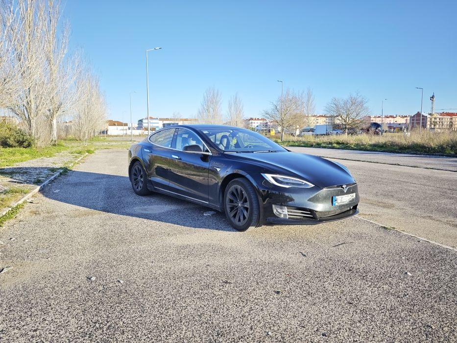 Tesla  Model  S .