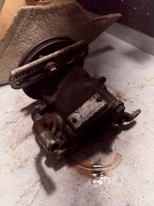Pompa wspomagania BMW E28 E24 E23 M30 E12 635CSi M90 M88 535i 628CSi