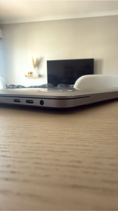 Macbook pro 2019 i9 15polegadas touchbar