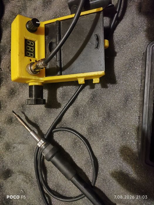 Lutownica na baterie DeWalt 18v